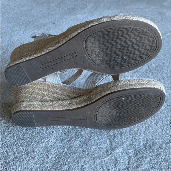 Tommy Hilfiger ivory Wedge Sandals 7-1/2 - Picture 6 of 9